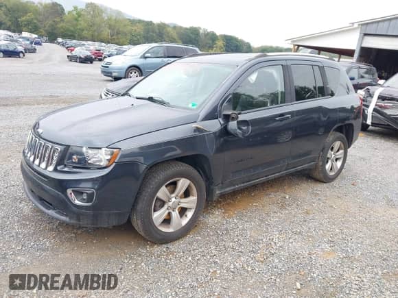 2015 Jeep Compass Latitude z VIN 1C4NJDEB1FD324581, wystawiony jako IAAI lot #43299306 z przebiegiem 97 094 mil mil oraz . Historia ofert i sprzedaży dostępna na DreamBid. Obrazek 23.
