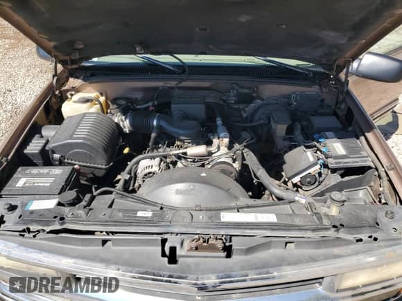 1997 Chevrolet Silverado 1500 with VIN 1GCEC14R4VZ211975, listed as a Copart auction lot 50190115 with 132,978 mi miles and Salvage title. Bid and sale history available at DreamBid. Image 11.