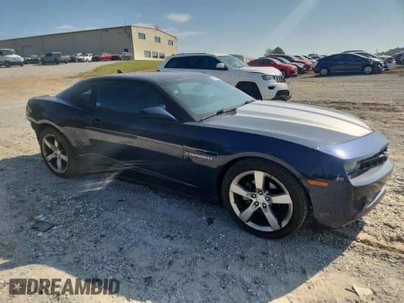 2010 Chevrolet Camaro 1LT z VIN 2G1FB1EV0A9217899, wystawiony jako Copart lot #83840395 z przebiegiem 159 064 mil mil oraz Szkoda całkowita • Salvage title. Historia ofert i sprzedaży dostępna na DreamBid. Obrazek 4.