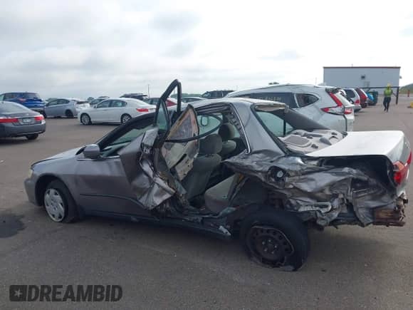 2000 Honda Accord LX с VIN 1HGCG1643YA030190, выставлен на аукционе IAAI как лот 42929528 с пробегом 241 766 миль миль и . История ставок и продаж доступна на DreamBid. Изображение 14.