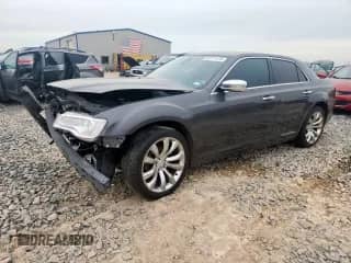 2019 Chrysler 300 Limited с VIN 2C3CCAEG1KH693468, выставлен на аукционе Copart как лот 62771135 с пробегом 179 416 миль миль и Списание • Salvage title. История ставок и продаж доступна на DreamBid. Изображение 1.