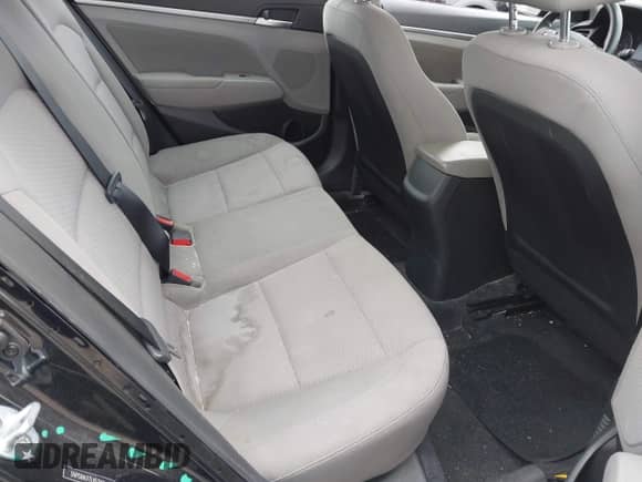 2020 Hyundai Elantra SEL z VIN 5NPD84LF7LH571476, wystawiony jako IAAI lot #43203656 z przebiegiem 81 832 mil mil oraz . Historia ofert i sprzedaży dostępna na DreamBid. Obrazek 8.