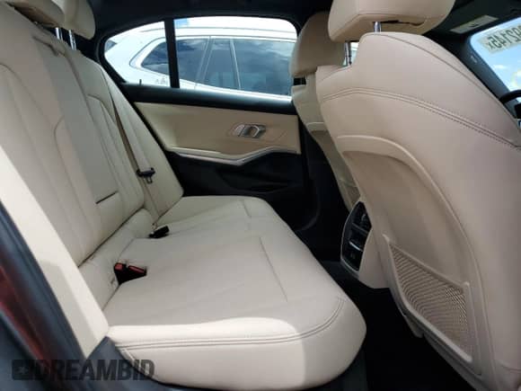 2021 BMW 3 Series 330i z VIN 3MW5R1J0XM8B53154, wystawiony jako Copart lot #81292145 z przebiegiem 41 995 mil mil oraz Szkoda całkowita • Salvage title. Historia ofert i sprzedaży dostępna na DreamBid. Obrazek 10.