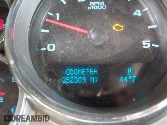 2009 Chevrolet Silverado 3500HD с VIN 1GBHK83699F159061, выставлен на аукционе IAAI как лот 41982560 с пробегом 352 309 миль миль и . История ставок и продаж доступна на DreamBid. Изображение 15.