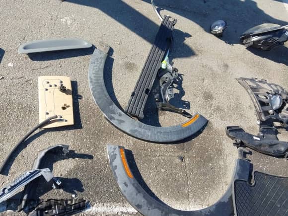 2017 MINI Hardtop Cooper S with VIN WMWXP7C51H3B93957, listed as a IAAI auction lot 43415354 with 72,375 mi miles and . Bid and sale history available at DreamBid. Image 21.