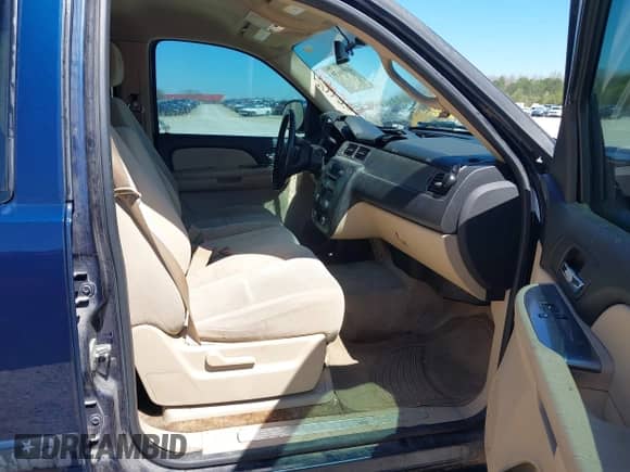 2007 Chevrolet Tahoe LTZ с VIN 1GNFC13077R243921, выставлен на аукционе IAAI как лот 41856659 с пробегом Не указан миль и . История ставок и продаж доступна на DreamBid. Изображение 5.