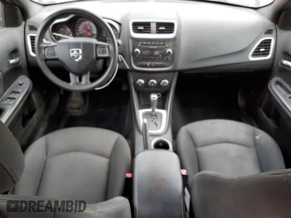 2014 Dodge Avenger SE z VIN 1C3CDZAB1EN174888, wystawiony jako Copart lot #71608375 z przebiegiem 107 263 mil mil oraz Szkoda całkowita • Salvage title. Historia ofert i sprzedaży dostępna na DreamBid. Obrazek 8.