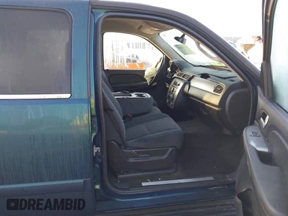 2007 Chevrolet Suburban LT с VIN 3GNFC16077G230369, выставлен на аукционе IAAI как лот 41476661 с пробегом 229 676 миль миль и . История ставок и продаж доступна на DreamBid. Изображение 5.