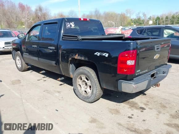 2011 Chevrolet Silverado 1500 LS z VIN 3GCPKREA4BG353984, wystawiony jako IAAI lot #42094148 z przebiegiem 218 766 mil mil oraz . Historia ofert i sprzedaży dostępna na DreamBid. Obrazek 3.