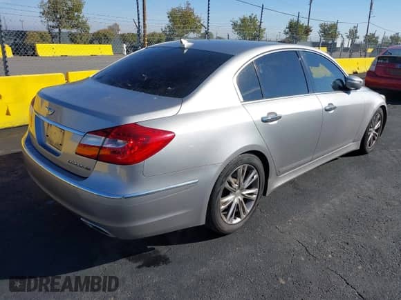2012 Hyundai Genesis 4.6L с VIN KMHGC4DF8CU178436, выставлен на аукционе IAAI как лот 43471091 с пробегом 158 198 миль миль и . История ставок и продаж доступна на DreamBid. Изображение 4.