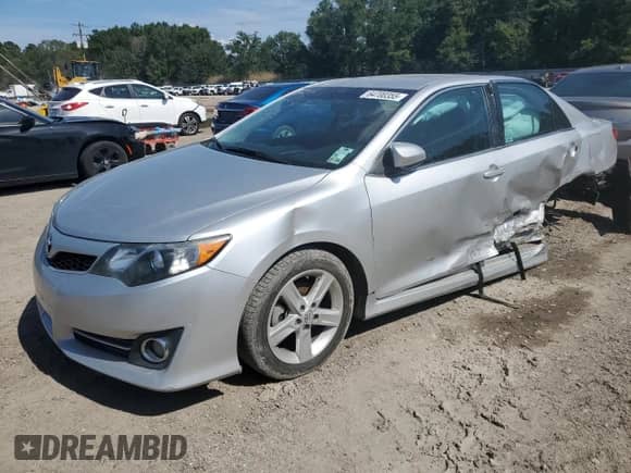 2014 Toyota Camry LE с VIN 4T1BF1FKXEU755951, выставлен на аукционе Copart как лот 64700355 с пробегом 162 254 миль миль и Списание • Salvage title. История ставок и продаж доступна на DreamBid. Изображение 1.