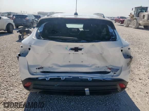 2025 Chevrolet Trax 2RS with VIN KL77LJEP5SC173562, listed as a Copart auction lot 71838295 with 4,944 mi miles and Salvage title. Bid and sale history available at DreamBid. Image 6.