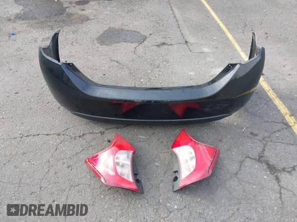 2016 Nissan Note S Plus z VIN 3N1CE2CP5GL371853, wystawiony jako IAAI lot #43313253 z przebiegiem 94 839 mil mil oraz . Historia ofert i sprzedaży dostępna na DreamBid. Obrazek 12.