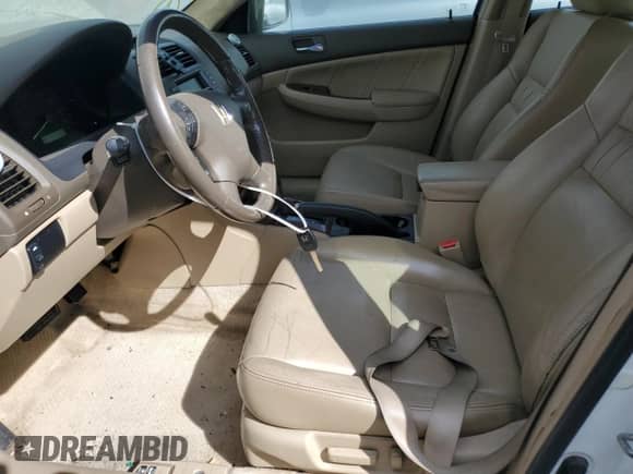 2006 Honda Accord EX z VIN 1HGCM56736A116025, wystawiony jako Copart lot #81257355 z przebiegiem 147 727 mil mil oraz Szkoda całkowita • Salvage title. Historia ofert i sprzedaży dostępna na DreamBid. Obrazek 7.