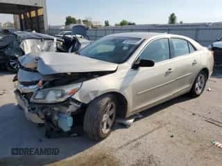2015 Chevrolet Malibu LS z VIN 1G11B5SL7FF152066, wystawiony jako Copart lot #69140465 z przebiegiem 125 427 mil mil oraz Szkoda całkowita • Salvage title. Historia ofert i sprzedaży dostępna na DreamBid. Obrazek 1.
