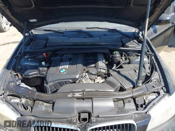 2010 BMW 3 Series 328i с VIN WBAPH7G57ANM48061, выставлен на аукционе IAAI как лот 43150840 с пробегом 102 401 миль миль и . История ставок и продаж доступна на DreamBid. Изображение 10.