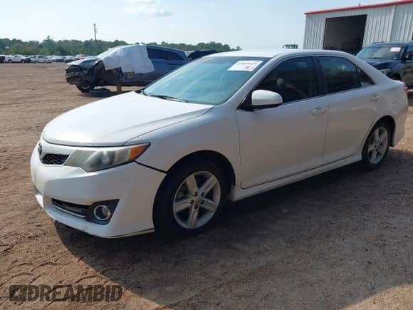2013 Toyota Camry L with VIN 4T1BF1FK7DU674114, listed as a IAAI auction lot 43068424 with 392,225 mi miles and . Bid and sale history available at DreamBid. Image 2.
