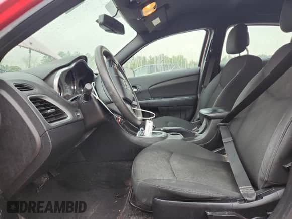 2014 Dodge Avenger SE z VIN 1C3CDZAG0EN147161, wystawiony jako Copart lot #81705825 z przebiegiem 102 388 mil mil oraz Nie do naprawy • Non repairable. Historia ofert i sprzedaży dostępna na DreamBid. Obrazek 7.
