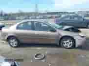 2001 Dodge Neon Highline z VIN 1B3ES46C71D183823, wystawiony jako IAAI lot #41521042 z przebiegiem 141 152 mil mil oraz . Historia ofert i sprzedaży dostępna na DreamBid. Obrazek 13.