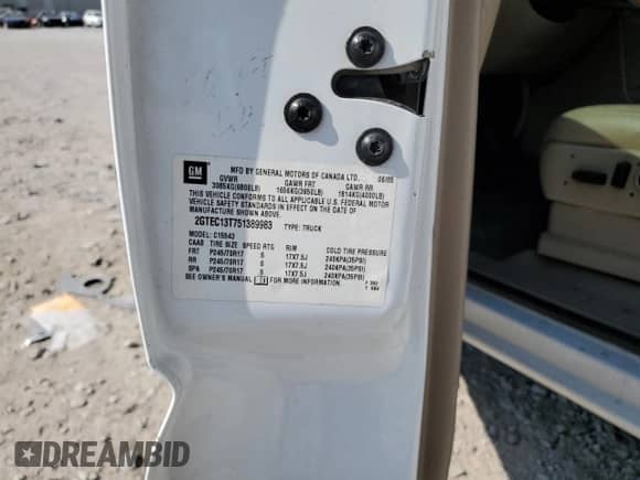 2005 GMC Sierra 1500 SLT z VIN 2GTEC13T751389983, wystawiony jako Copart lot #68369934 z przebiegiem Nie podano mil oraz Szkoda całkowita • Salvage title. Historia ofert i sprzedaży dostępna na DreamBid. Obrazek 14.