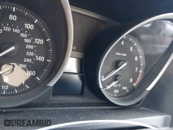 2011 BMW Z4 sDrive30i с VIN WBALM5C51BE378899, выставлен на аукционе IAAI как лот 42407309 с пробегом Не указан миль и . История ставок и продаж доступна на DreamBid. Изображение 7.