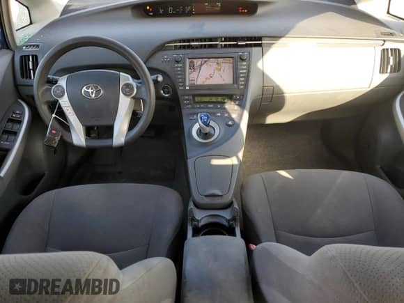 2010 Toyota Prius III with VIN JTDKN3DU3A0131014, listed as a Copart auction lot 82065475 with 114,505 mi miles and Salvage title. Bid and sale history available at DreamBid. Image 8.