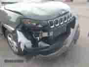 2023 Jeep Compass Latitude z VIN 3C4NJDBN9PT546487, wystawiony jako IAAI lot #43053671 z przebiegiem 16 170 mil mil oraz . Historia ofert i sprzedaży dostępna na DreamBid. Obrazek 6.