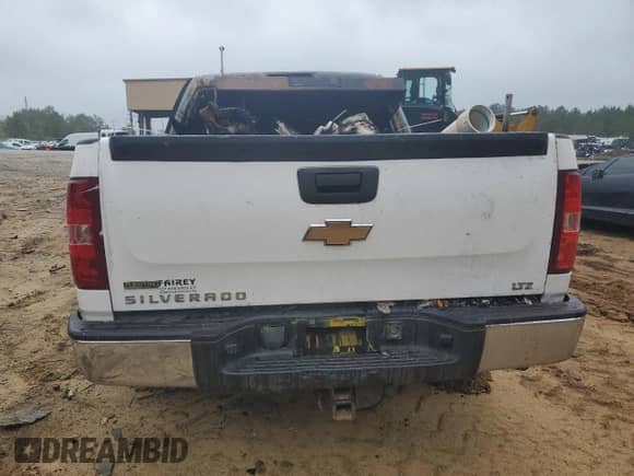 2010 Chevrolet Silverado 1500 LTZ with VIN 3GCRKTE37AG262293, listed as a Copart auction lot 84358625 with Not provided miles and Salvage title. Bid and sale history available at DreamBid. Image 6.