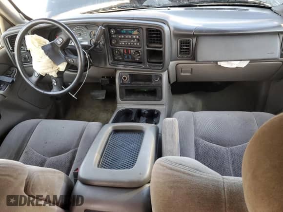 2004 Chevrolet Suburban LS with VIN 3GNFK16Z84G116796, listed as a Copart auction lot 71776865 with 114,408 mi miles and Salvage title. Bid and sale history available at DreamBid. Image 8.