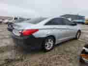 2013 Hyundai Sonata GLS z VIN 5NPEB4AC7DH667768, wystawiony jako Copart lot #84907835 z przebiegiem 169 125 mil mil oraz Czysty tytuł • Clean title. Historia ofert i sprzedaży dostępna na DreamBid. Obrazek 3.