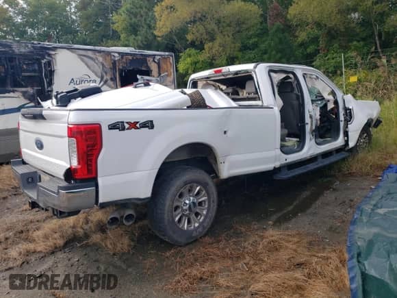 2019 Ford F-250 z VIN NOVIN63998744, wystawiony jako Copart lot #63998744 z przebiegiem Nie podano mil oraz Nie do naprawy • Non repairable. Historia ofert i sprzedaży dostępna na DreamBid. Obrazek 3.