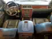 2011 Chevrolet Silverado 2500HD LTZ z VIN 1GC1KYC86BF215350, wystawiony jako Copart lot #66547215 z przebiegiem 152 973 mil mil oraz Szkoda całkowita • Salvage title. Historia ofert i sprzedaży dostępna na DreamBid. Obrazek 8.