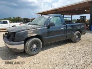 2005 Chevrolet Silverado 1500 Work Truck с VIN 1GCEC14X55Z340273, выставлен на аукционе Copart как лот 69678255 с пробегом Не указан миль и Списание • Salvage title. История ставок и продаж доступна на DreamBid. Изображение 1.