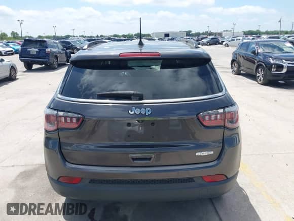 2020 Jeep Compass Latitude z VIN 3C4NJCBB3LT136018, wystawiony jako IAAI lot #41915073 z przebiegiem 80 785 mil mil oraz . Historia ofert i sprzedaży dostępna na DreamBid. Obrazek 16.