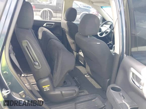 2014 Nissan Pathfinder S with VIN 5N1AR2MN3EC625795, listed as a IAAI auction lot 43556759 with 143,283 mi miles and . Bid and sale history available at DreamBid. Image 8.