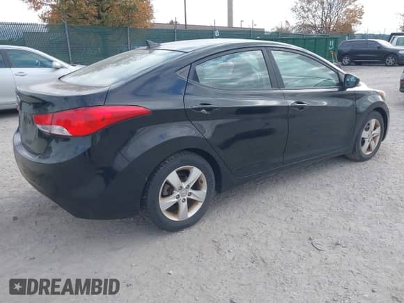 2011 Hyundai Elantra GLS z VIN KMHDH4AE6BU135308, wystawiony jako IAAI lot #43552367 z przebiegiem 167 550 mil mil oraz . Historia ofert i sprzedaży dostępna na DreamBid. Obrazek 4.