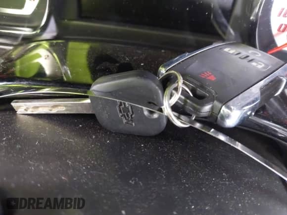 2018 Chevrolet Silverado 2500HD LTZ z VIN 1GC1KWEY1JF196965, wystawiony jako IAAI lot #42261887 z przebiegiem 46 460 mil mil oraz . Historia ofert i sprzedaży dostępna na DreamBid. Obrazek 11.