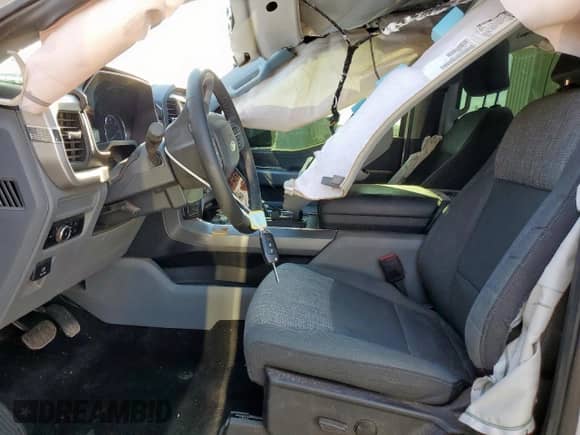 2023 Ford F-150 XL z VIN 1FTFW1E50PFD24205, wystawiony jako Copart lot #66202755 z przebiegiem 12 632 mil mil oraz Szkoda całkowita • Salvage title. Historia ofert i sprzedaży dostępna na DreamBid. Obrazek 7.