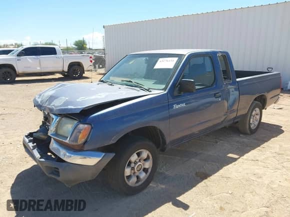 2000 Nissan Frontier XE with VIN 1N6DD26S3YC360736, listed as a IAAI auction lot 43176431 with 184,761 mi miles and . Bid and sale history available at DreamBid. Image 2.