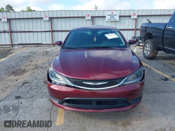 2016 Chrysler 200 Touring z VIN 1C3CCCFB2GN189072, wystawiony jako IAAI lot #42472711 z przebiegiem 145 000 mil mil oraz . Historia ofert i sprzedaży dostępna na DreamBid. Obrazek 12.