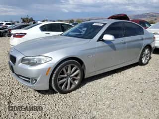2011 BMW 5 Series 535i с VIN WBAFR7C5XBC807401, выставлен на аукционе Copart как лот 81839555 с пробегом 110 746 миль миль и Списание • Salvage title. История ставок и продаж доступна на DreamBid. Изображение 1.