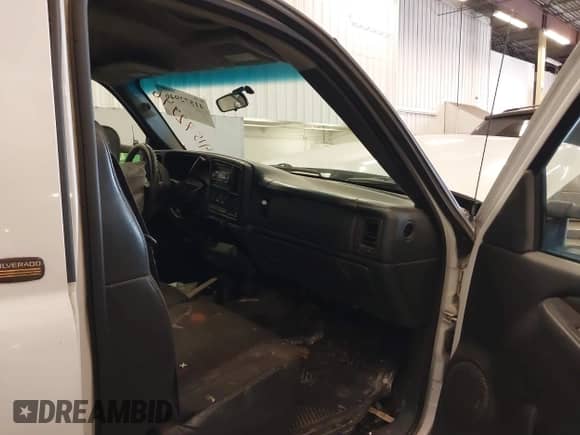 2000 Chevrolet Silverado 1500 LS с VIN 1GCEC14T3YE149007, выставлен на аукционе IAAI как лот 41572946 с пробегом Не указан миль и . История ставок и продаж доступна на DreamBid. Изображение 5.