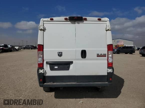 2022 Ram ProMaster Cargo z VIN 3C6LRVAG5NE121737, wystawiony jako Copart lot #86058334 z przebiegiem 136 813 mil mil oraz Szkoda całkowita • Salvage title. Historia ofert i sprzedaży dostępna na DreamBid. Obrazek 6.