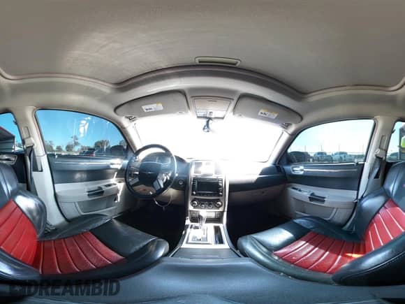 2006 Chrysler 300 C SRT-8 с VIN 2C3KA73W56H332748, выставлен на аукционе IAAI как лот 43292460 с пробегом 168 014 миль миль и . История ставок и продаж доступна на DreamBid. Изображение 18.