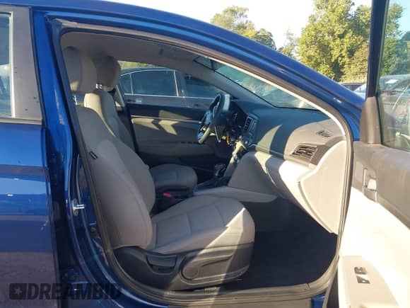 2020 Hyundai Elantra SE с VIN 5NPD74LF8LH607100, выставлен на аукционе IAAI как лот 43365222 с пробегом 35 512 миль миль и . История ставок и продаж доступна на DreamBid. Изображение 5.