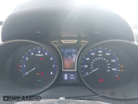 2013 Hyundai Veloster Turbo с VIN KMHTC6AE4DU157798, выставлен на аукционе IAAI как лот 42001561 с пробегом 163 370 миль миль и . История ставок и продаж доступна на DreamBid. Изображение 7.