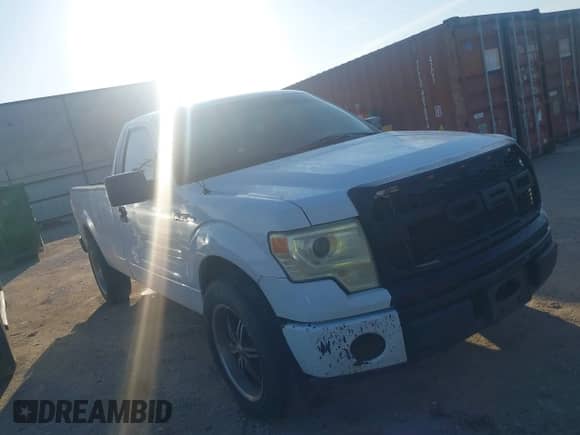 2010 Ford F-150 XL with VIN 1FTNF1CV5AKA89698, listed as a IAAI auction lot 41686970 with 290,555 mi miles and . Bid and sale history available at DreamBid. Image 1.