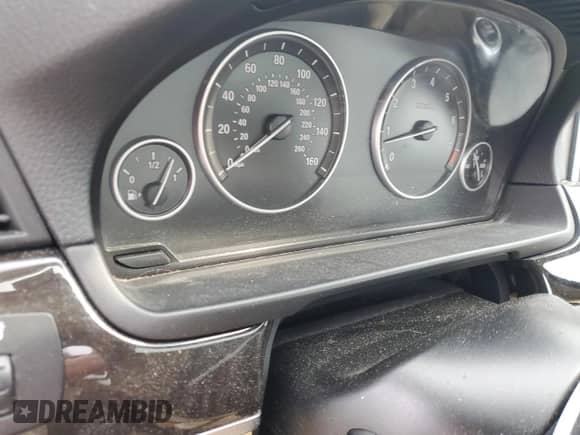 2014 BMW 5 Series 528i xDrive z VIN WBA5A7C54ED615330, wystawiony jako Copart lot #81766035 z przebiegiem Nie podano mil oraz Szkoda całkowita • Salvage title. Historia ofert i sprzedaży dostępna na DreamBid. Obrazek 9.