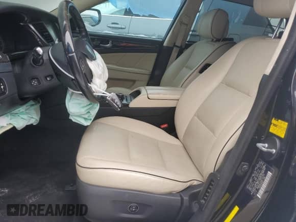 2016 Hyundai Equus Ultimate с VIN KMHGH4JHXGU102729, выставлен на аукционе Copart как лот 77043834 с пробегом 64 191 миль миль и Списание • Salvage title. История ставок и продаж доступна на DreamBid. Изображение 7.