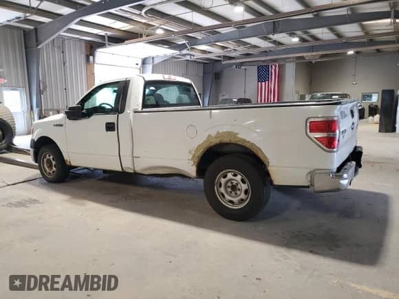 2012 Ford F-150 XL z VIN 1FTNF1CF1CKE30414, wystawiony jako Copart lot #70624025 z przebiegiem 163 287 mil mil oraz Czysty tytuł • Clean title. Historia ofert i sprzedaży dostępna na DreamBid. Obrazek 2.